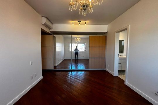 Quarto de apartamento para alugar com 3 quartos, 202m² em Moinhos de Vento, Porto Alegre