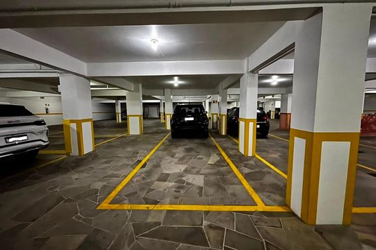 Garagem de apartamento para alugar com 3 quartos, 202m² em Moinhos de Vento, Porto Alegre