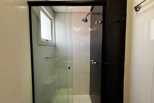Banheiro de apartamento para alugar com 3 quartos, 202m² em Moinhos de Vento, Porto Alegre