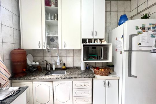 Cozinha de apartamento para alugar com 3 quartos, 76m² em Santa Terezinha, Belo Horizonte