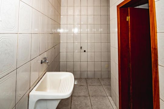 Área de serviço de casa para alugar com 3 quartos, 225m² em Lagoa, Belo Horizonte