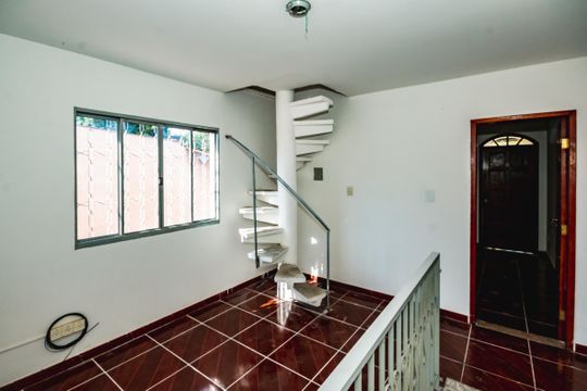 Hall de casa para alugar com 3 quartos, 225m² em Lagoa, Belo Horizonte