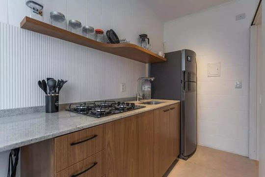Cozinha de kitnet/studio para alugar com 1 quarto, 31m² em Petrópolis, Porto Alegre