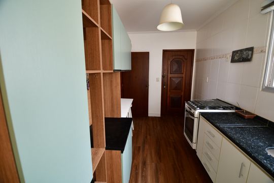 Cozinha de apartamento para alugar com 3 quartos, 97m² em Cambuí, Campinas