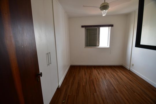 Quarto 1 de apartamento para alugar com 3 quartos, 97m² em Cambuí, Campinas