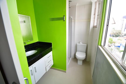Banheiro Suíte de apartamento para alugar com 3 quartos, 97m² em Cambuí, Campinas