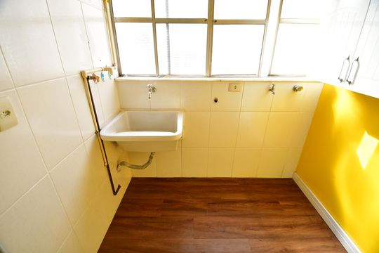 Área de Serviço de apartamento para alugar com 3 quartos, 97m² em Cambuí, Campinas