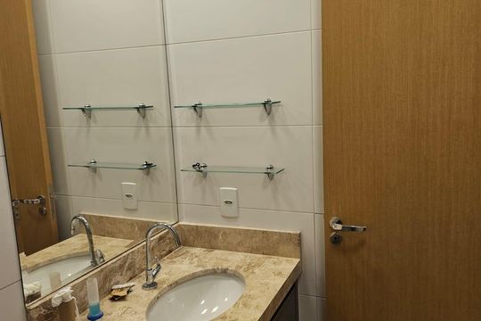 Banheiro de apartamento para alugar com 2 quartos, 81m² em Setor Bueno, Goiânia