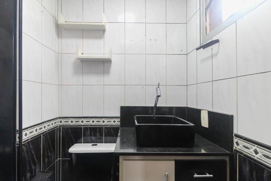 Banheiro de apartamento para alugar com 2 quartos, 47m² em Parque Savoy City, São Paulo