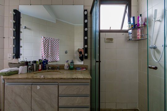Banheiro da Suíte de apartamento para alugar com 3 quartos, 142m² em Perdizes, São Paulo