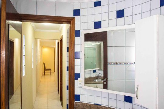 Banheiro de casa para alugar com 2 quartos, 70m² em Eldorado, Diadema