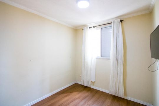 Quarto 2 de apartamento para alugar com 2 quartos, 58m² em Jardim do Estádio, Santo André