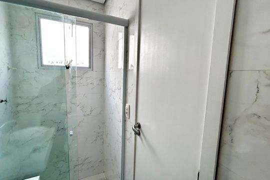 Banheiro 1 de casa para alugar com 3 quartos, 127m² em Jardim Santa Mena, Guarulhos