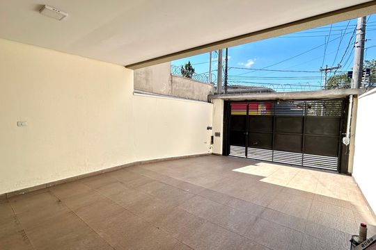 Garagem de casa para alugar com 3 quartos, 127m² em Jardim Santa Mena, Guarulhos