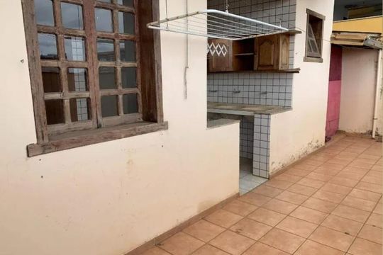 Área externa de casa para alugar com 3 quartos, 340m² em Barreiro, Belo Horizonte