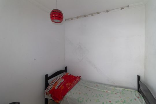 Quarto de Serviço de apartamento para alugar com 2 quartos, 240m² em Parque Santa Madalena, São Paulo