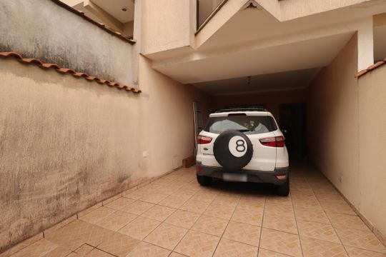 Garagem de casa à venda com 3 quartos, 120m² em Vila Alto de Santo Andre, Santo André
