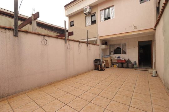 Quintal de casa à venda com 3 quartos, 120m² em Vila Alto de Santo Andre, Santo André