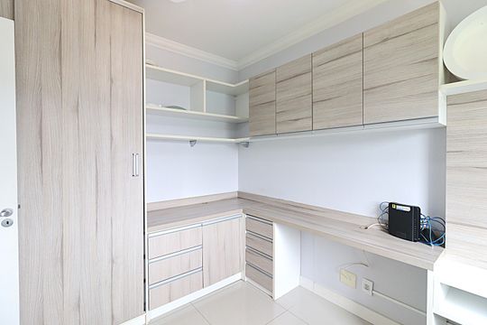 Quarto 2 de apartamento para alugar com 2 quartos, 54m² em Farrapos, Porto Alegre