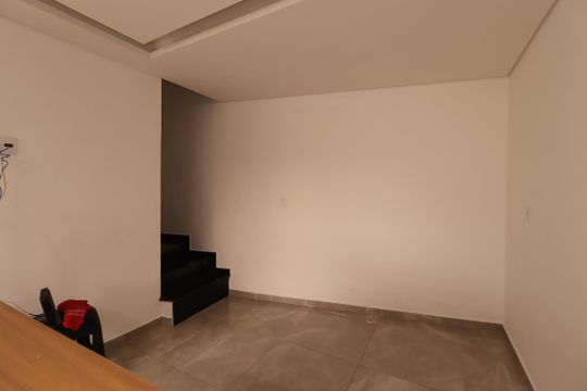 Sala de casa de condomínio à venda com 2 quartos, 78m² em Vila Clarice, Santo André
