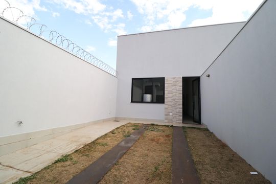 Garagem de casa para alugar com 3 quartos, 150m² em Shopping Park, Uberlândia