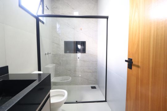 Banheiro do Quarto 3 de casa para alugar com 3 quartos, 150m² em Shopping Park, Uberlândia