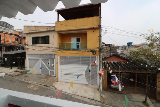 Varanda de casa para alugar com 2 quartos, 70m² em Vila Mercedes, São Paulo
