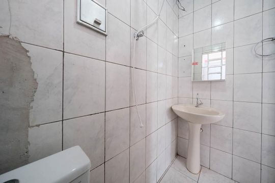 Banheiro de casa para alugar com 3 quartos, 80m² em Burgo Paulista, São Paulo