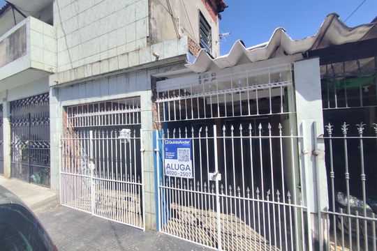 Fachada de casa para alugar com 3 quartos, 80m² em Burgo Paulista, São Paulo