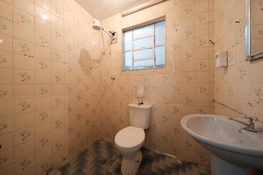 Banheiro de casa para alugar com 1 quarto, 70m² em Burgo Paulista, São Paulo
