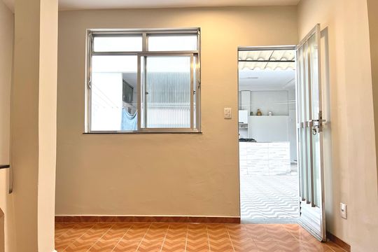 Sala de casa para alugar com 1 quarto, 55m² em Bonfim, Juiz de Fora