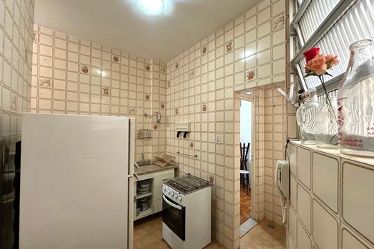 Apartamento à venda com 2 quartos, 65m² em Leme, Rio de Janeiro