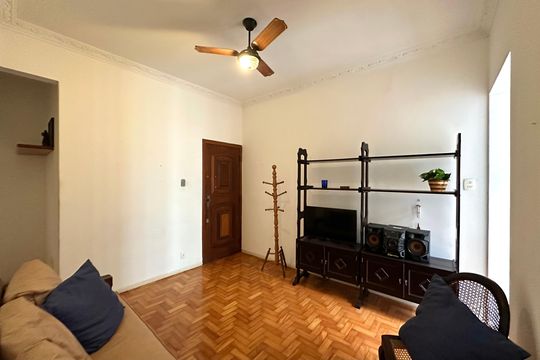 Apartamento à venda com 2 quartos, 65m² em Leme, Rio de Janeiro