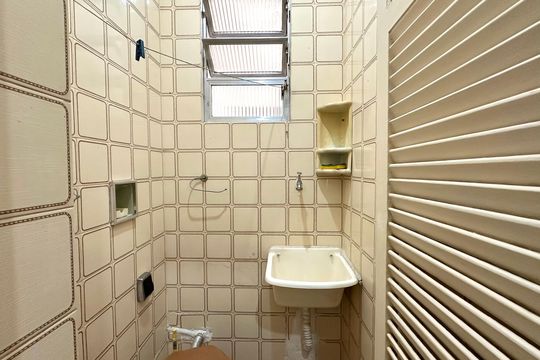Apartamento à venda com 2 quartos, 65m² em Leme, Rio de Janeiro