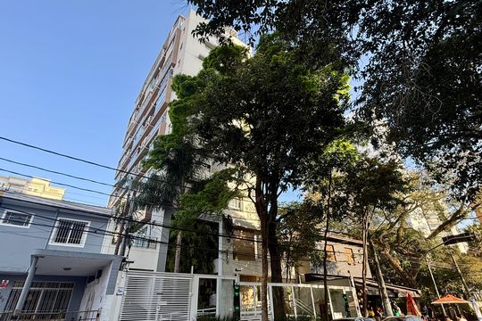 Fachada  de apartamento à venda com 1 quarto, 35m² em Campo Belo, São Paulo