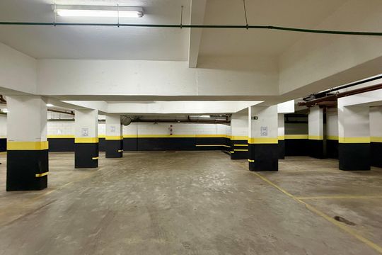 Garagem  de apartamento à venda com 1 quarto, 35m² em Campo Belo, São Paulo