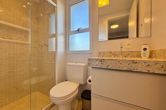 Banheiro  de apartamento à venda com 1 quarto, 35m² em Campo Belo, São Paulo