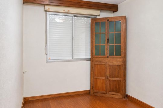 Quarto de apartamento para alugar com 2 quartos, 60m² em Jardim Itu, Porto Alegre