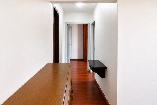 Corredor de apartamento para alugar com 2 quartos, 60m² em Jardim Itu, Porto Alegre
