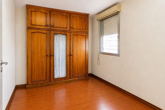 Quarto de apartamento para alugar com 2 quartos, 60m² em Jardim Itu, Porto Alegre