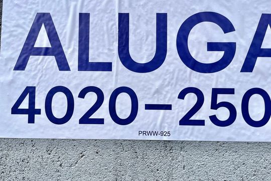 Plaquinha instalada de casa para alugar com 1 quarto, 50m² em Americanópolis, São Paulo