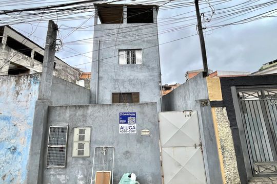 Fachada de casa para alugar com 1 quarto, 50m² em Americanópolis, São Paulo