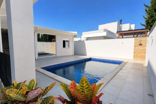 Área externa de casa para alugar com 4 quartos, 352m² em Pedra Branca, Palhoça