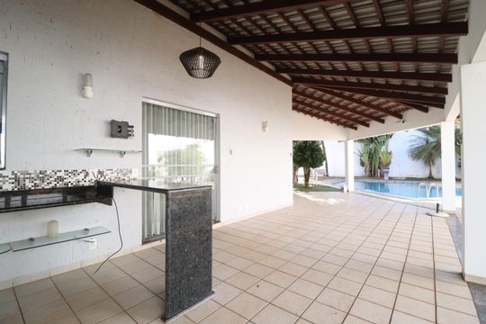 Varanda de casa para alugar com 4 quartos, 900m² em Jardim Karaíba, Uberlândia