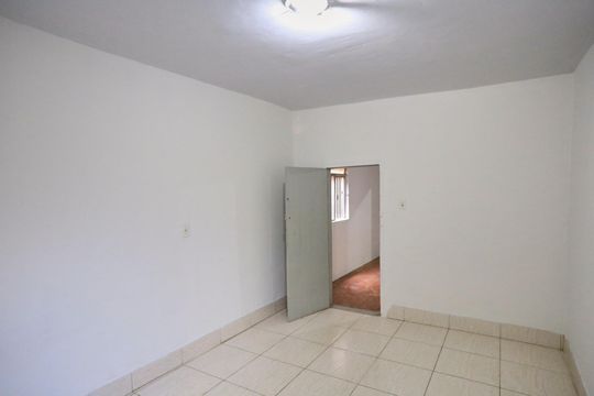 Quarto de casa para alugar com 2 quartos, 78m² em Boa Vista, Belo Horizonte