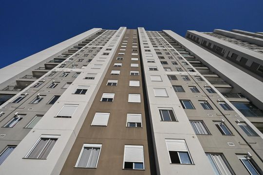 Fachada de apartamento para alugar com 2 quartos, 44m² em Jardim Monte Alegre, Taboão da Serra