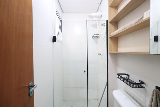 Banheiro de kitnet/studio para alugar com 1 quarto, 19m² em Vila Esperança, São Paulo