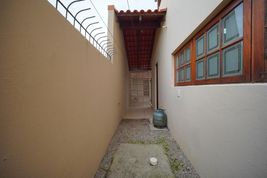 Área externa  de casa para alugar com 3 quartos, 130m² em Carianos, Florianópolis
