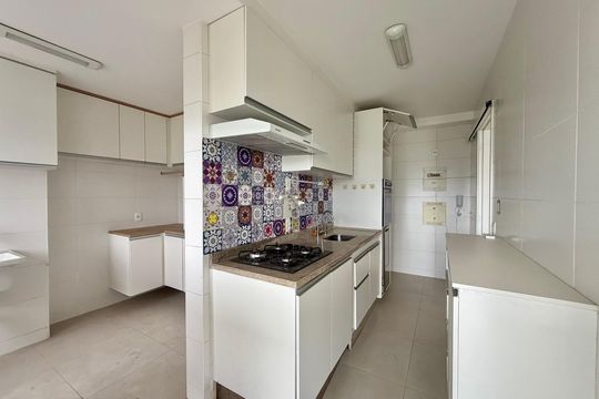 Cozinha de apartamento para alugar com 2 quartos, 82m² em Barra da Tijuca, Rio de Janeiro