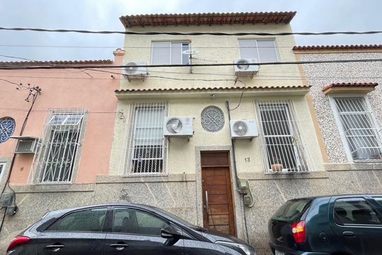 Fachada de casa à venda com 4 quartos, 140m² em Vila Isabel, Rio de Janeiro